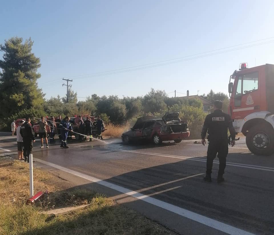 Πυρκαγιά σε ΙΧ στη Νέα Πολιτεία Ωρωπού